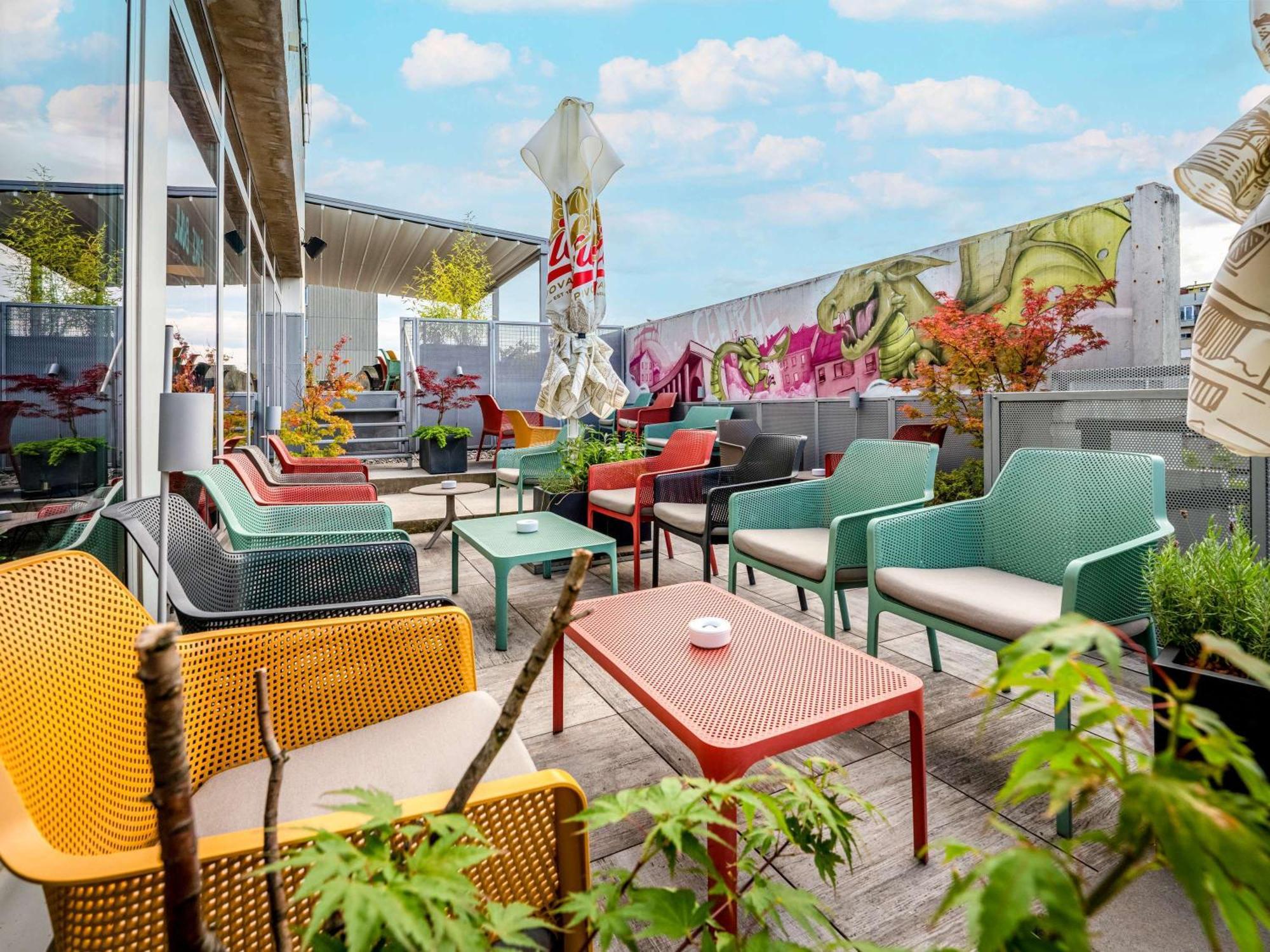 بيت شباب Ibis Styles Ljubljana The Fuzzy Log المظهر الخارجي الصورة
