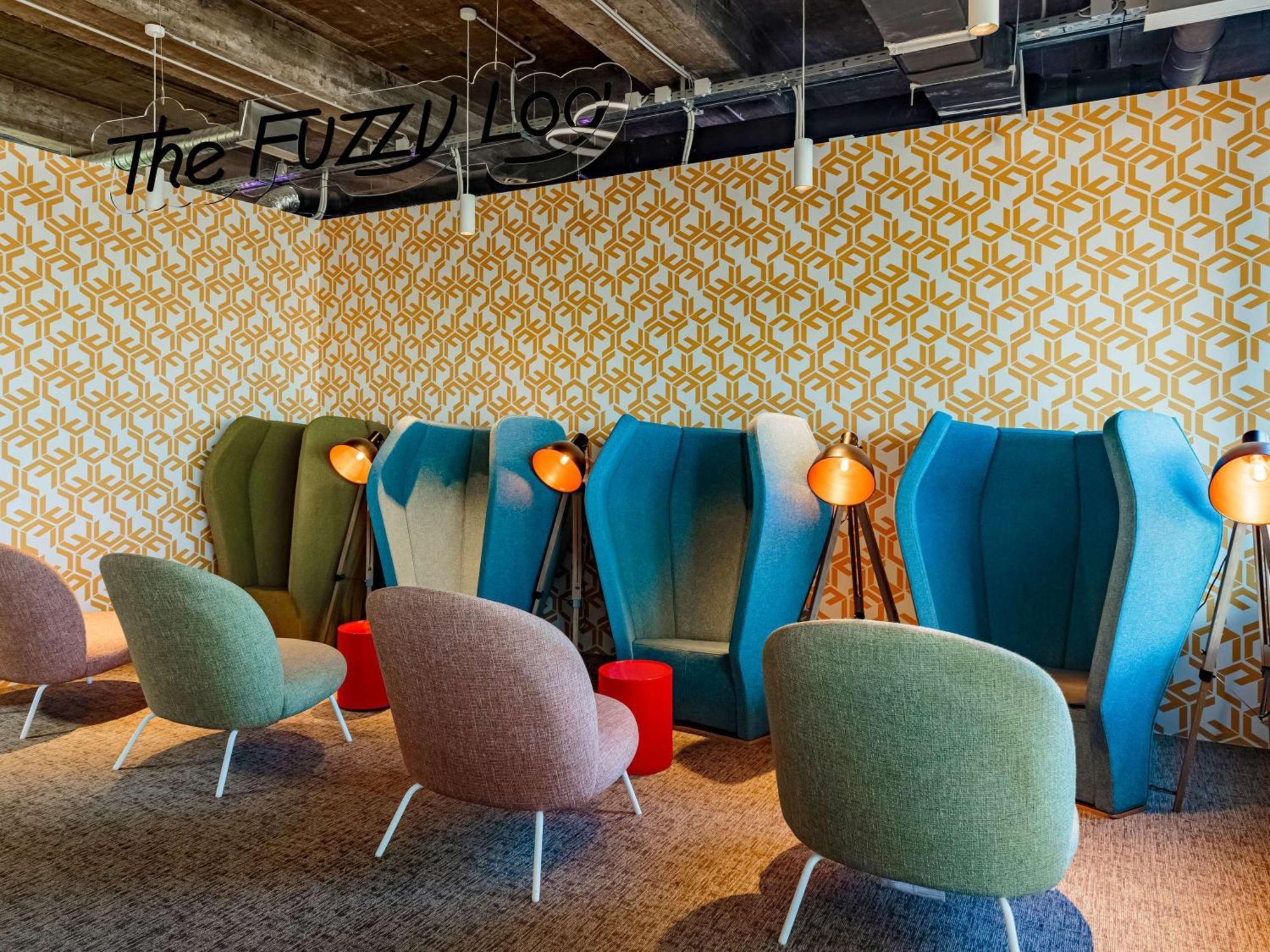 بيت شباب Ibis Styles Ljubljana The Fuzzy Log المظهر الخارجي الصورة